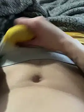 Snapshot of daddyyydeee chatting on 11.26.25 daddyyydeee online show from 11.26.25