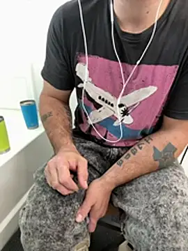 2addictivelyhorny online show from 06.10.26