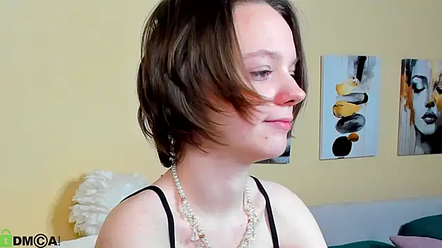 Olivia Riesz online show from 05.10.26