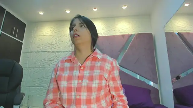 Snapshot of sol-angel chatting on 04.25.26 sol-angel online show from 04.25.26