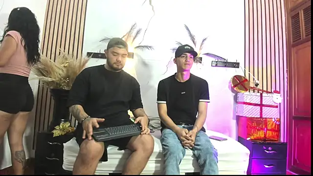 Snapshot of Karen_Mio chatting on 12.01.25 Karen Mio online show from 12.01.25