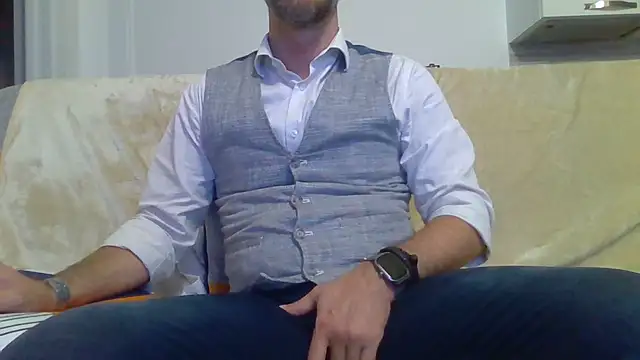 Snapshot of Eroshotlicker chatting on 05.01.26 Eroshotlicker online show from 05.01.26