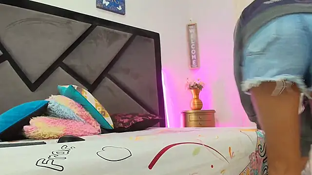 Snapshot of TashaNaughty4u chatting on 11.29.25 TashaNaughty4u online show from 11.29.25