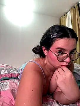 LilBunny 1 online show from 11.26.25