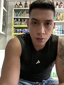 Snapshot of OliverWest04 chatting on 02.01.26 OliverWest04 online show from 02.01.26