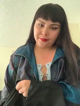 Snapshot of Yuliks_ chatting on 11.27.25 Yuliks online show from 11.27.25