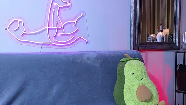 MightyLaura1 online show from 04.01.26