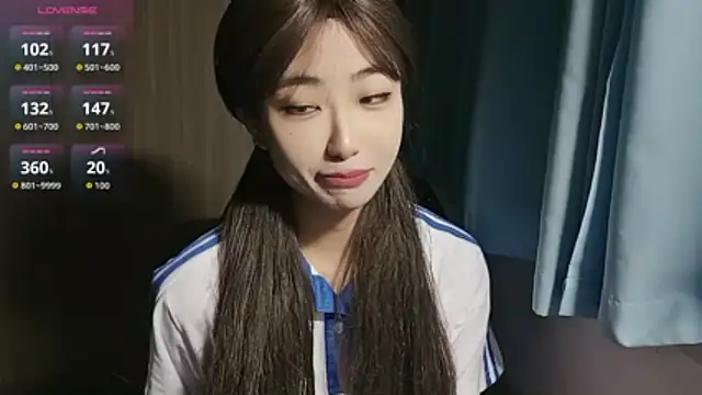 Snapshot of Yyoo-99 chatting on 11.28.25 Yyoo-99 online show from 11.28.25