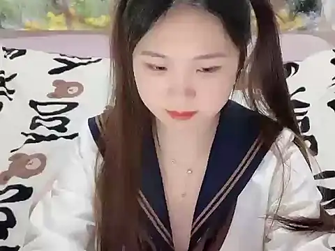 Snapshot of Poppy13 chatting on 11.27.25 Poppy13 online show from 11.27.25