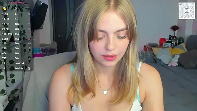 Kira Mo0n online show from 07.26.26
