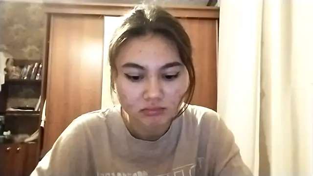 Snapshot of ArianeRandy chatting on 12.17.25 ArianeRandy online show from 12.17.25