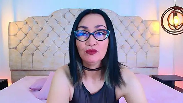 Snapshot of Lucy1_Lane chatting on 11.26.25 Lucy1 Lane online show from 11.26.25