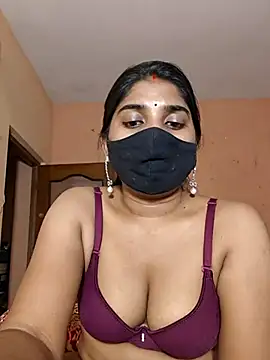 Snapshot of adite20 chatting on 11.30.25 adite20 online show from 11.30.25