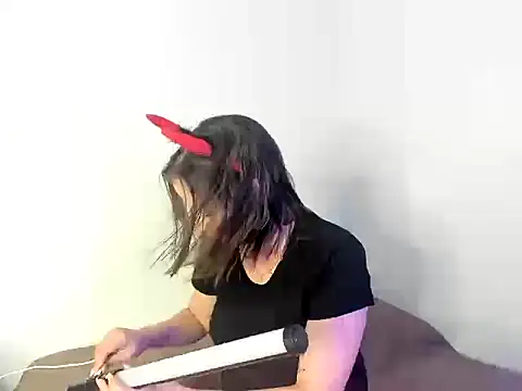 Snapshot of Brunetthe chatting on 11.30.25 Brunetthe online show from 11.30.25