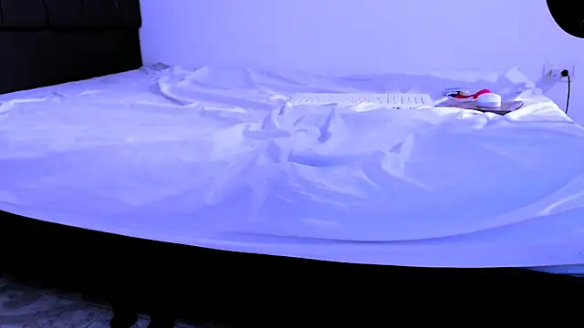 Snapshot of NoaLeon21 chatting on 11.28.25 NoaLeon21 online show from 11.28.25