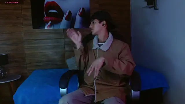 Snapshot of Michaelkoiv chatting on 12.01.25 Michaelkoiv online show from 12.01.25