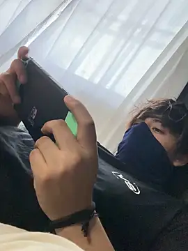 Snapshot of taehyun10 chatting on 12.02.25 taehyun10 online show from 12.02.25