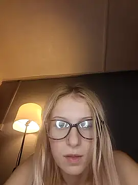 Snapshot of Stargirl247 chatting on 11.28.25 Stargirl247 online show from 11.28.25