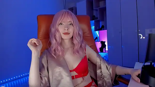 Snapshot of Mistress_Iris chatting on 05.10.26 Mistress Iris online show from 05.10.26