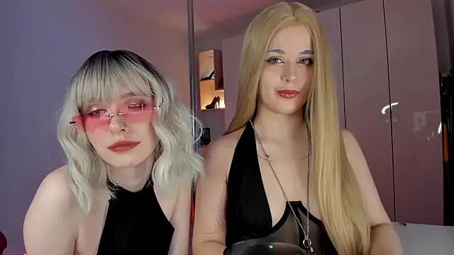 Snapshot of Mistress_Iris chatting on 06.15.26 Mistress Iris online show from 06.15.26