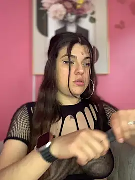 Snapshot of Scarletts_Boobs chatting on 11.28.25 Scarletts Boobs online show from 11.28.25