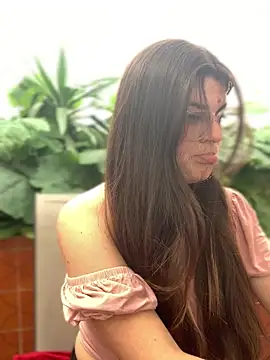 Snapshot of Scarletts_Boobs chatting on 11.29.25 Scarletts Boobs online show from 11.29.25