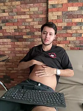 Snapshot of RicoValen chatting on 02.26.26 RicoValen online show from 02.26.26