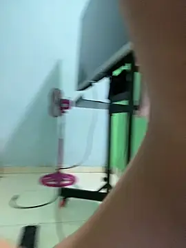 Snapshot of Emily_milk_1 chatting on 07.18.26 Emily milk 1 online show from 07.18.26