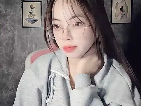 Snapshot of Aria5999 chatting on 12.01.25 Aria5999 online show from 12.01.25