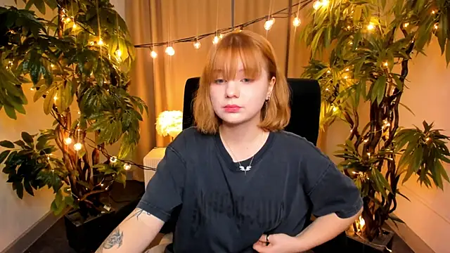 AsiaBritney online show from 11.26.25