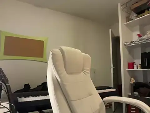 Snapshot of sam_in_transition chatting on 11.26.25 sam in transition online show from 11.26.25