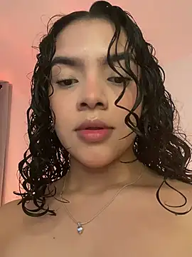 Snapshot of fluffycurls chatting on 02.20.26 fluffycurls online show from 02.20.26