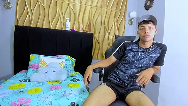 shy guy18 online show from 11.28.25