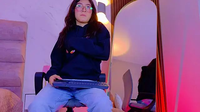 Mia Cullen online show from 02.05.26