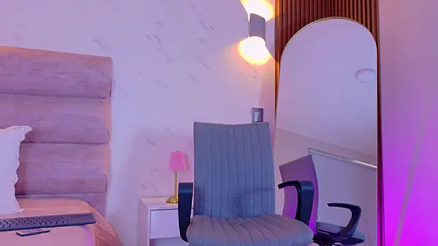 Mia Cullen online show from 02.11.26