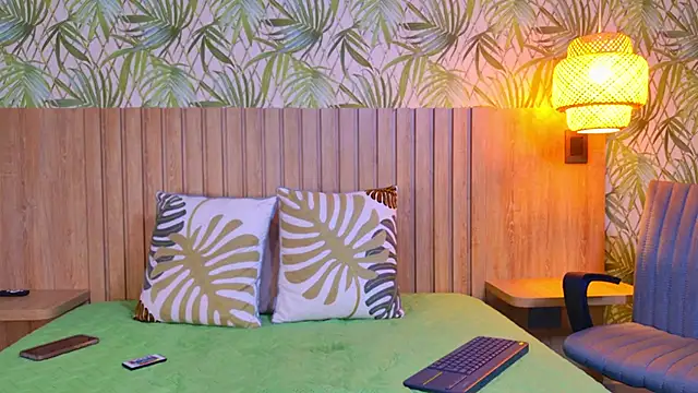 Mia Cullen online show from 02.24.26