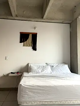 Snapshot of valenhill chatting on 11.29.25 valenhill online show from 11.29.25