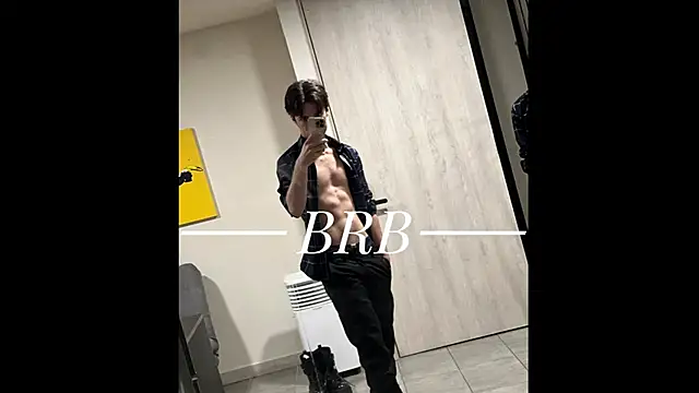 Snapshot of SaccharineSin chatting on 11.27.25 SaccharineSin online show from 11.27.25