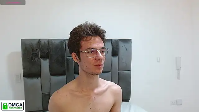 Snapshot of SaccharineSin chatting on 11.29.25 SaccharineSin online show from 11.29.25