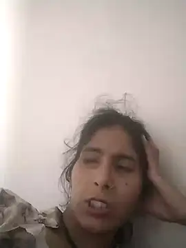 Snapshot of SassyDiy chatting on 03.22.26 SassyDiy online show from 03.22.26