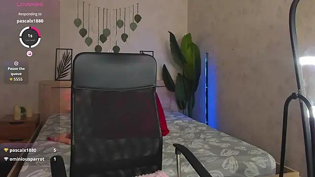Alicia Hars online show from 06.24.26
