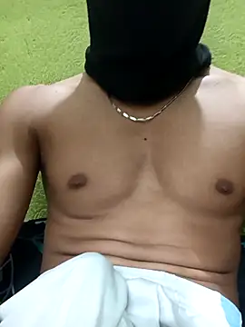 Snapshot of varunteen2001 chatting on 11.28.25 varunteen2001 online show from 11.28.25