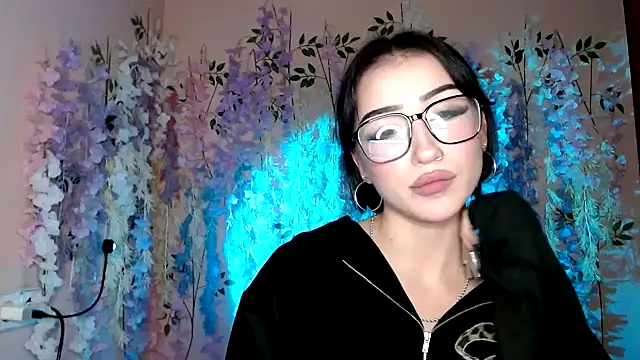 Snapshot of Sweeet_Sss chatting on 11.28.25 Sweeet Sss online show from 11.28.25