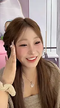 Snapshot of jiajia_z chatting on 11.28.25 jiajia z online show from 11.28.25