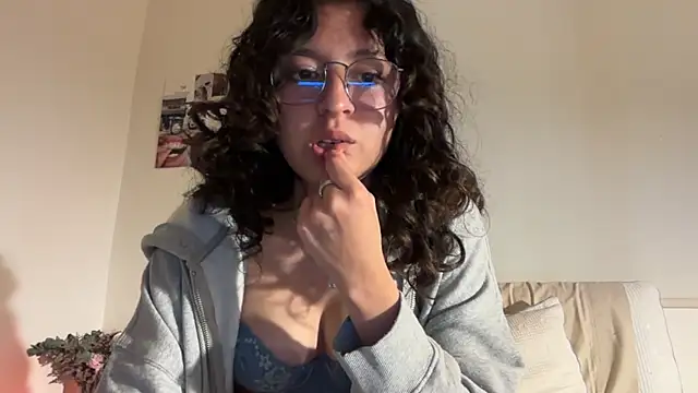 Snapshot of Alicatcua_ chatting on 03.23.26 Alicatcua online show from 03.23.26