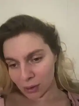 Snapshot of d0uble_trouble chatting on 01.18.26 d0uble trouble online show from 01.18.26