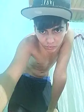 Snapshot of kirito_22cm chatting on 11.29.25 kirito 22cm online show from 11.29.25