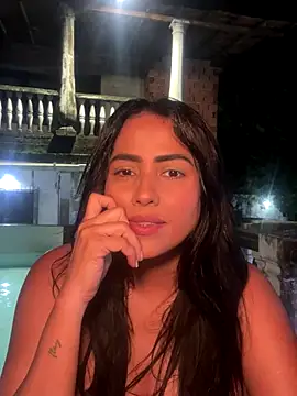 Snapshot of GhewnMilf chatting on 12.04.25 GhewnMilf online show from 12.04.25