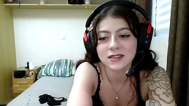 Snapshot of GabriellaManhas chatting on 03.08.26 GabriellaManhas online show from 03.08.26
