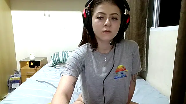 Snapshot of GabriellaManhas chatting on 03.27.26 GabriellaManhas online show from 03.27.26